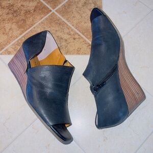 Lucky Brand Tyler Wedge Open Toe Bottle Gray Periscope Leather Shoe size 8.5 M